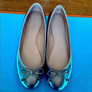 Lady flats, made leather light and good condition